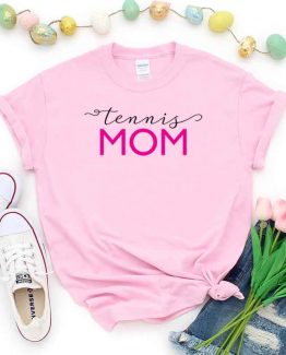 T-Shirt Tennis Mom, Funny Tennis Mama, Tennis Mom Saying Tee, Tennis Shirt Design Ideas, Plus Size Tennis Outfit, Tennis Parents, Tennis Apparel. Printed and delivered from USA or UK.