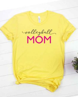 T-Shirt Volleyball Mom, Funny Volleyball Mama, Volleyball Mom Saying Tee, Volleyball Shirt Design Ideas, Plus Size Volleyball Outfit, Volleyball Parents, Volleyball Apparel. Printed and delivered from USA or UK.